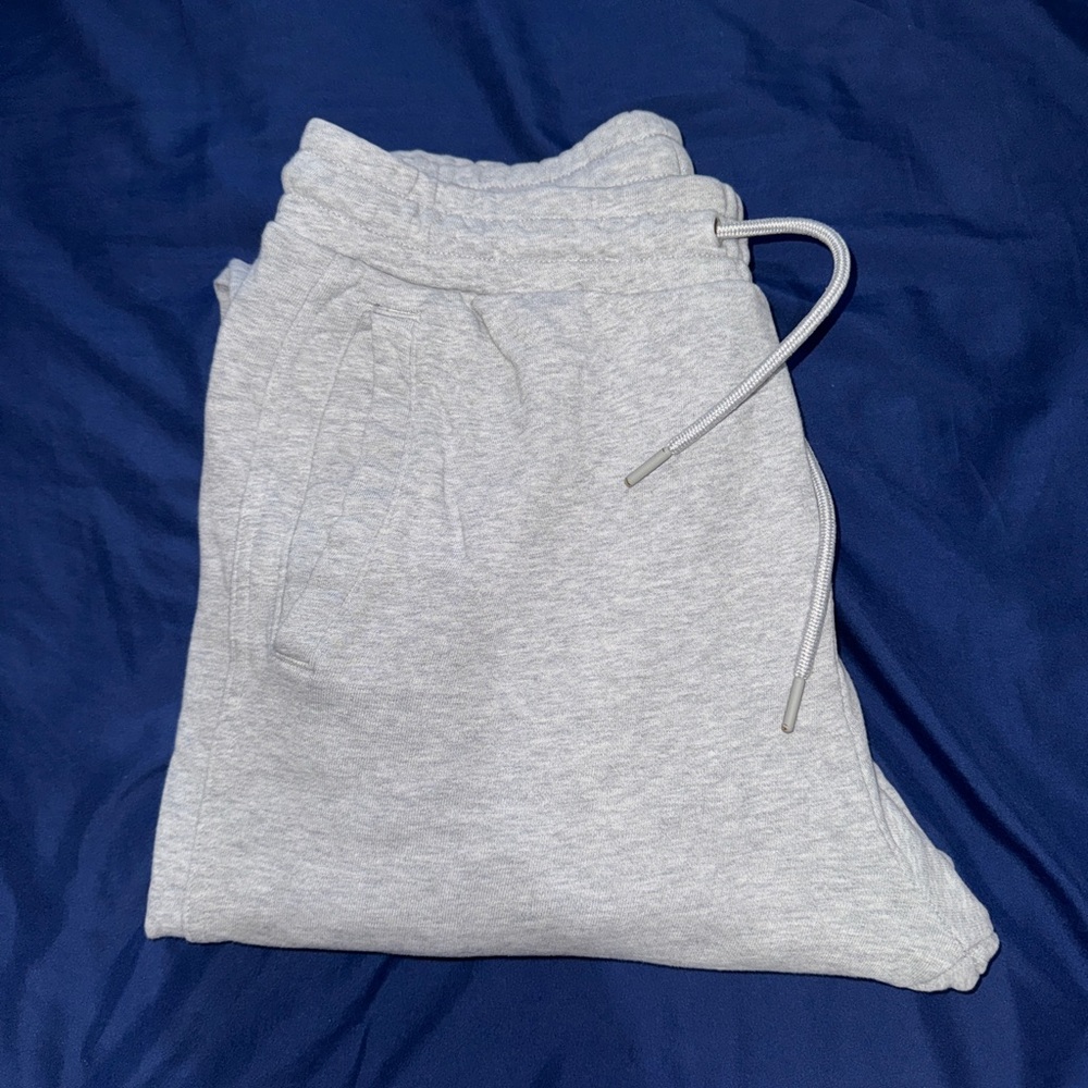 Gray gymshark sweatpant joggers